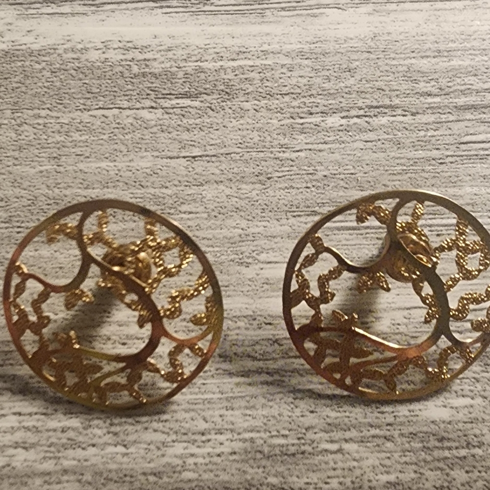 Elegant Gold‎ Tone Filigree Earrings